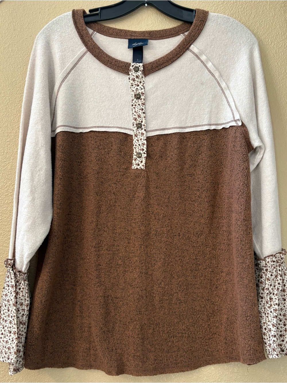 Daytrip Brown & Cream Two-Tone Crewneck Sweater with Floral Trim